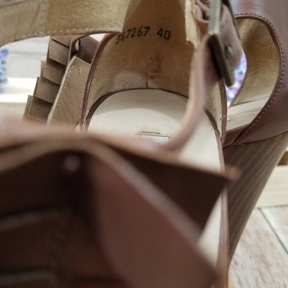 PURA Lopez 40 Brown Ruffle T Strap Wooden Heels - Picture 5 of 8